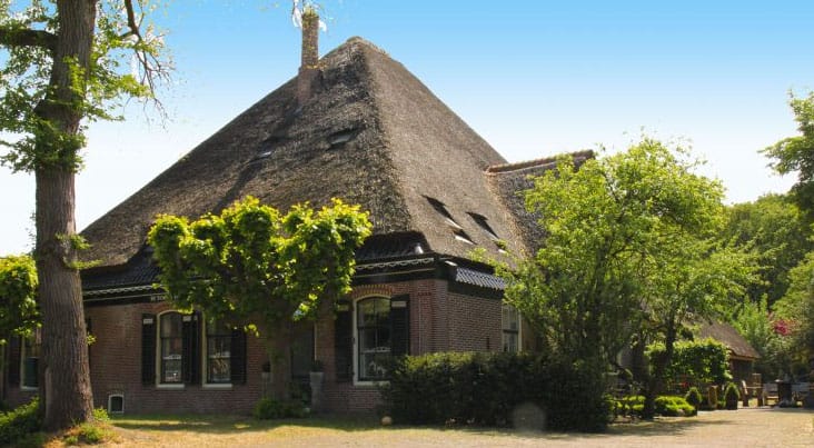 Bijzondere-Overnachting-Origineel-Overnachten-Slapen-in-een-stijlvolle-boerderij-nabij-de-Schoorlse-duinen13