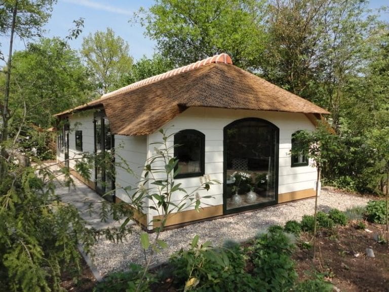 Bijzondere Overnachting Origineel Overnachten Slapen midden in het bos op Bospark de Heivlinder in Ermelo1