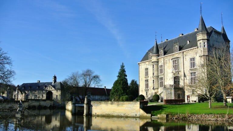 Historisch kasteel Schaloen in het prachtige Limburg1