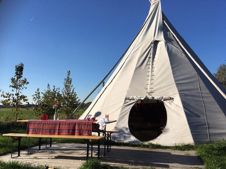 Origineel overnachten in een tipi tent2