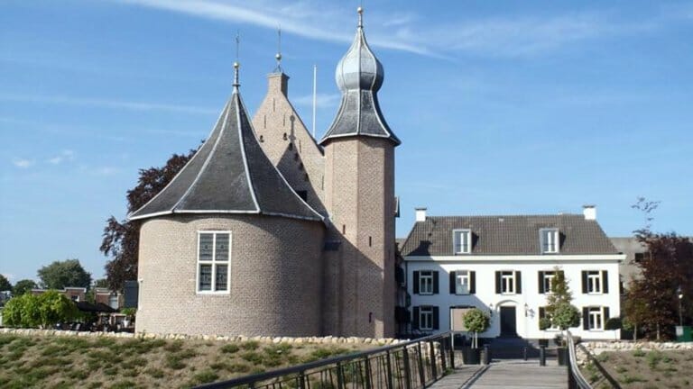 Bijzondere Overnachting Design Hotel Kasteel Coevorden1
