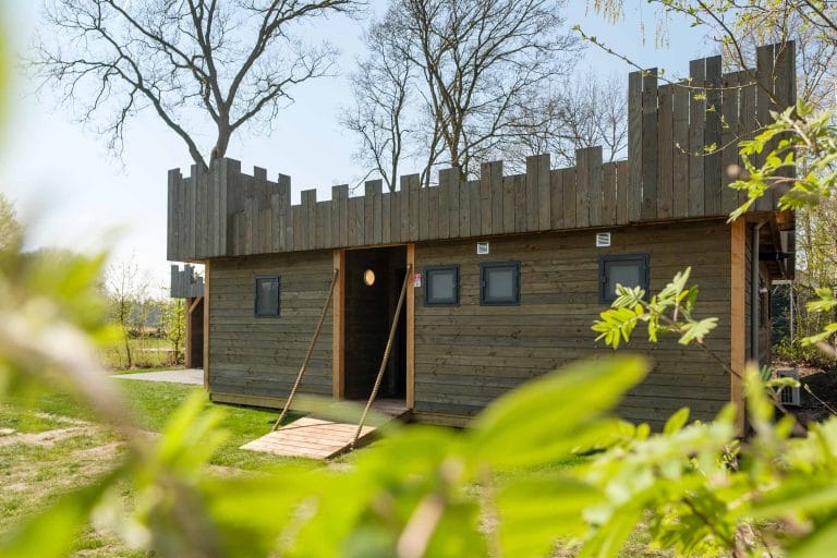 Bijzondere-Overnachting-Origineel-Overnachten-Glamping-vakantie-in-een-Vechtdallodge-op-Kampeerdorp-De-Zandstuve 8