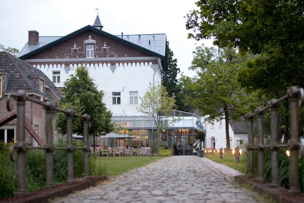 Bijzondere Overnachting Origineel Overnachten Limburgs kasteelhotel in Sandton Chateau De Raay1