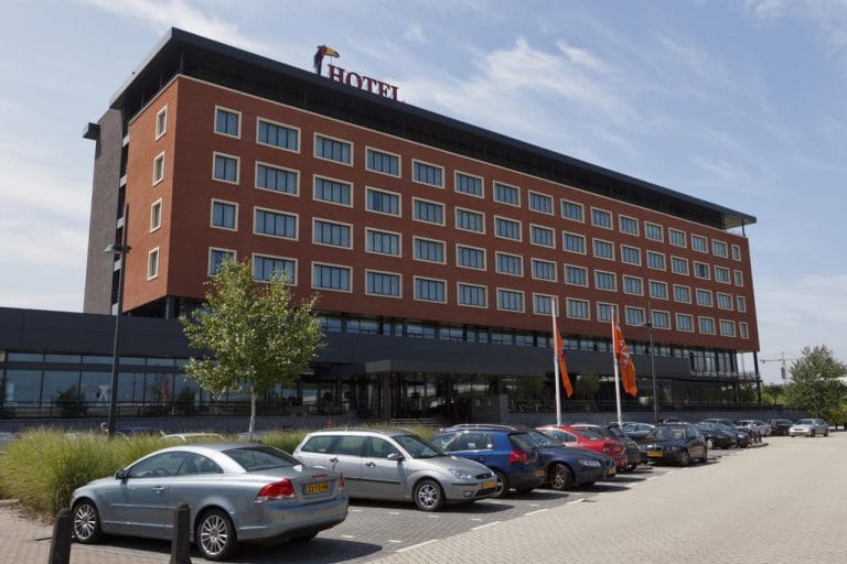 Bijzondere Overnachting Origineel Overnachten Luxe hotelkamer met bubbelbad nabij Den Haag1