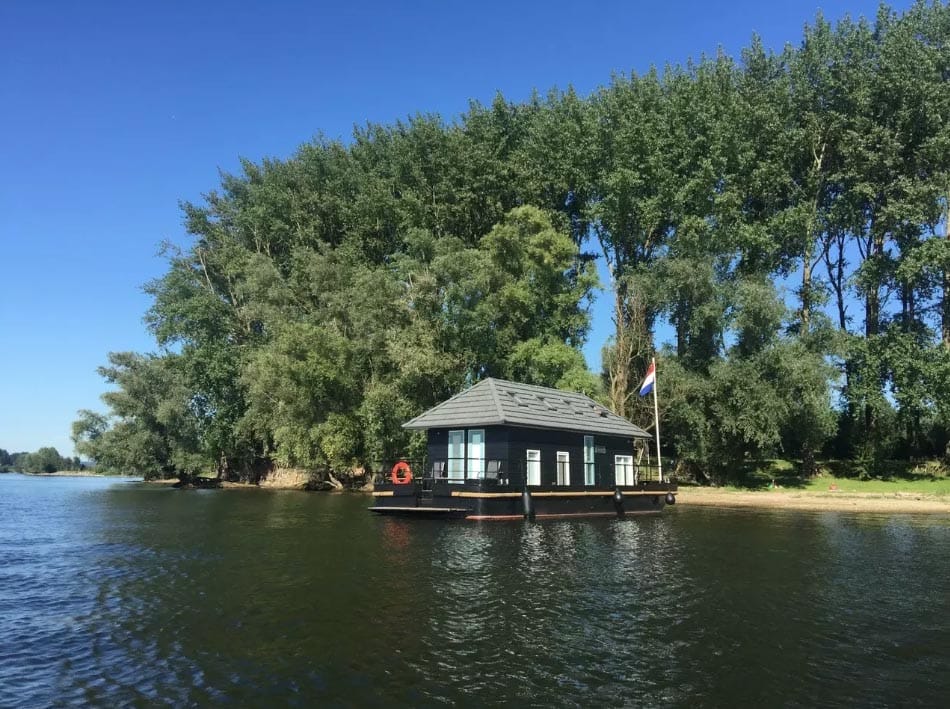 Bijzondere Overnachting Origineel Overnachten Slapen op het water in Vaarthuis Pur Sang in Maurik7