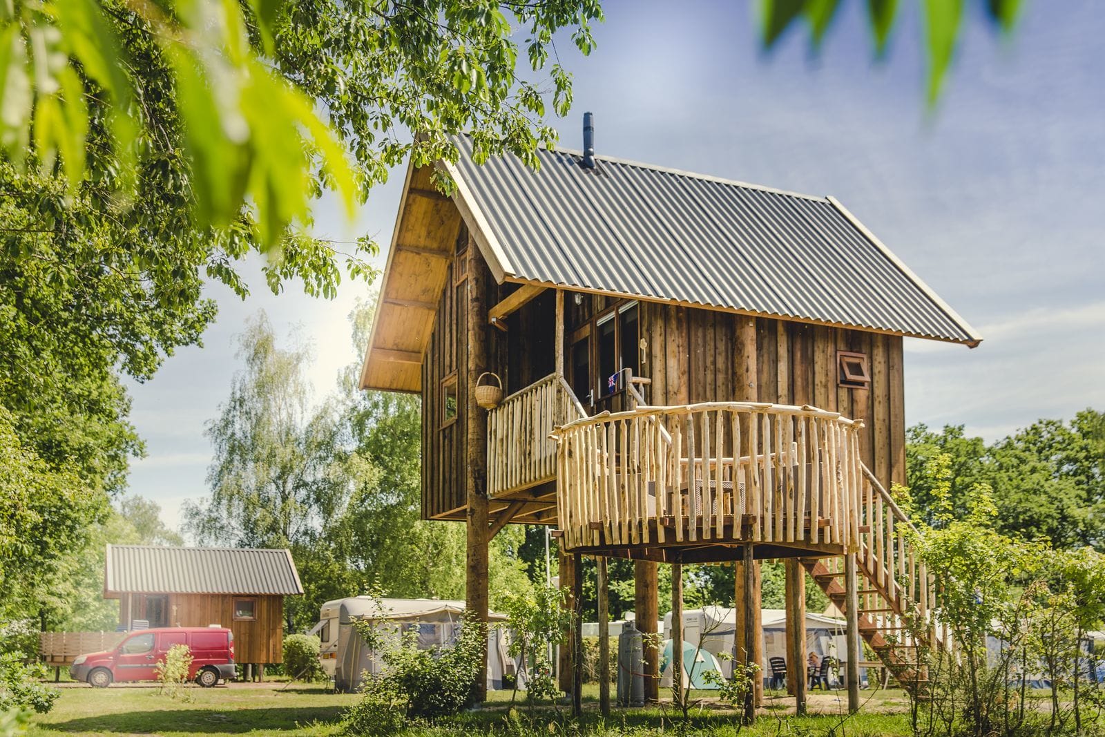 Glamping in een boomhut op vakantiepark Molke in Twente 1