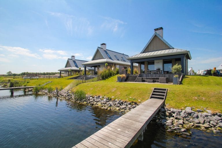 Slapen in Piet Boon watervilla Oesterdam in Tholen Zeeland 1